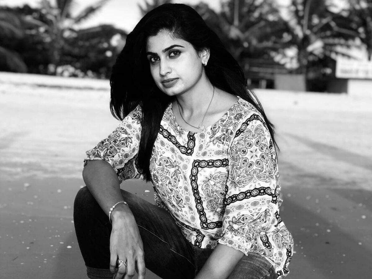 Actress Chaitra Rai announces pregnancy with adorable pictures from her ...