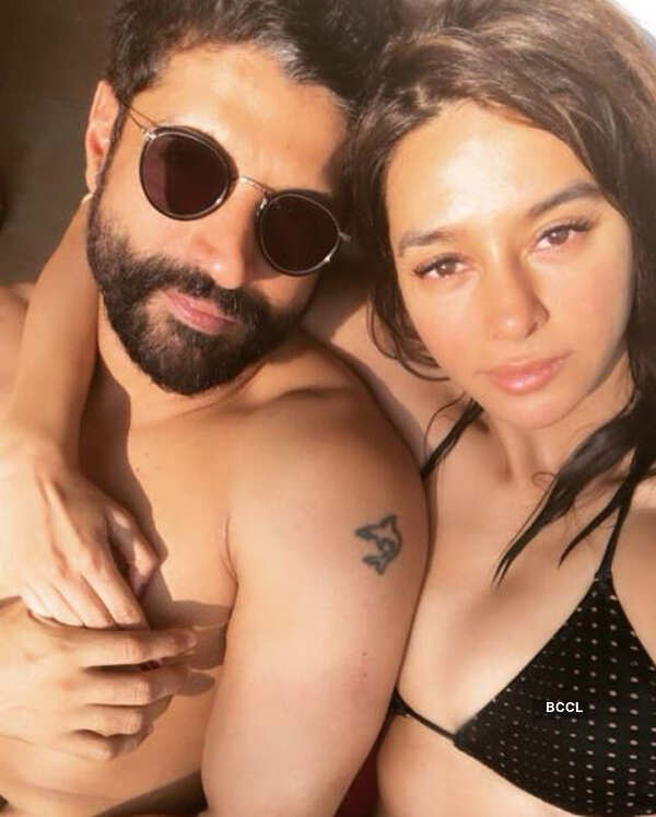 Shibani Dandekar shares loved-up picture on Farhan Akhtar's birthday