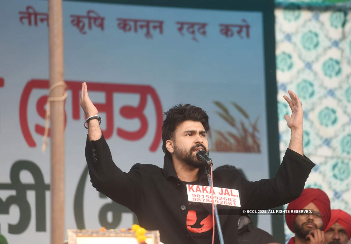 Swara Bhasker, Rabbi Shergil & others take part in concert to support farmers at Tikri border