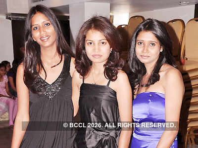 Sadabai Raisoni College farewell party