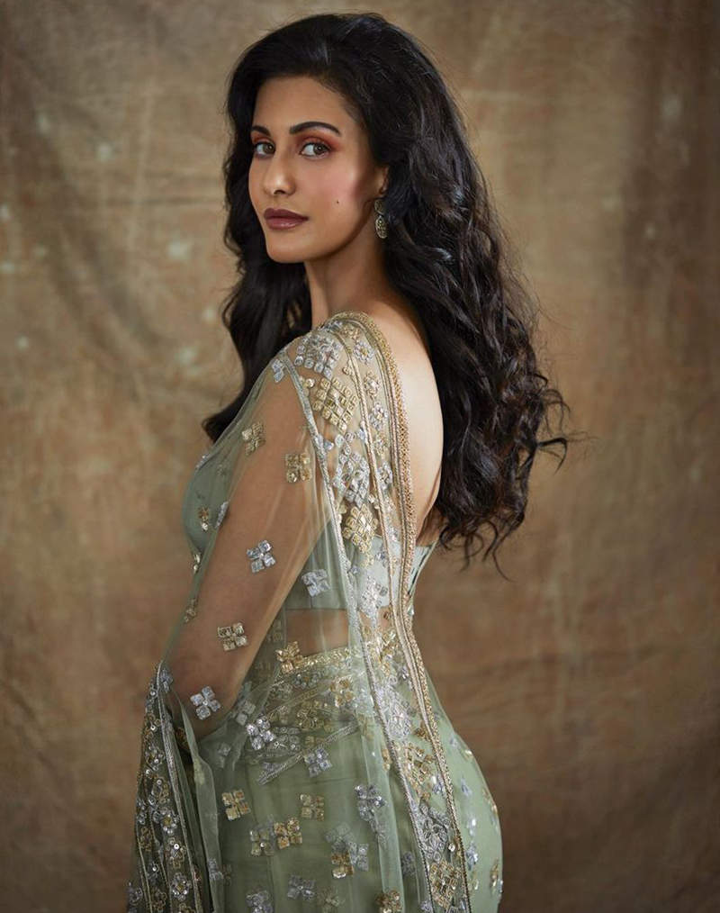 Amyra Dastur is raising temperatures with her glamorous photoshoots