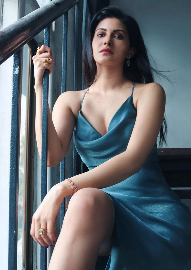 Amyra Dastur is raising temperatures with her glamorous photoshoots