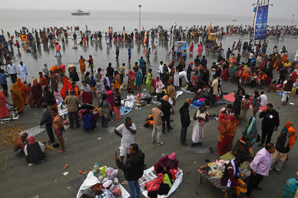 Devotees throng Gangasagar Mela in West Bengal