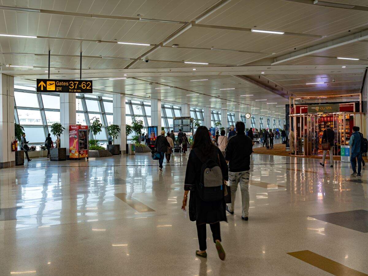 Delhi extends 14-day quarantine order for UK returnees till January 31 Delhi extends 14-day quarantine order for UK returnees till January 31