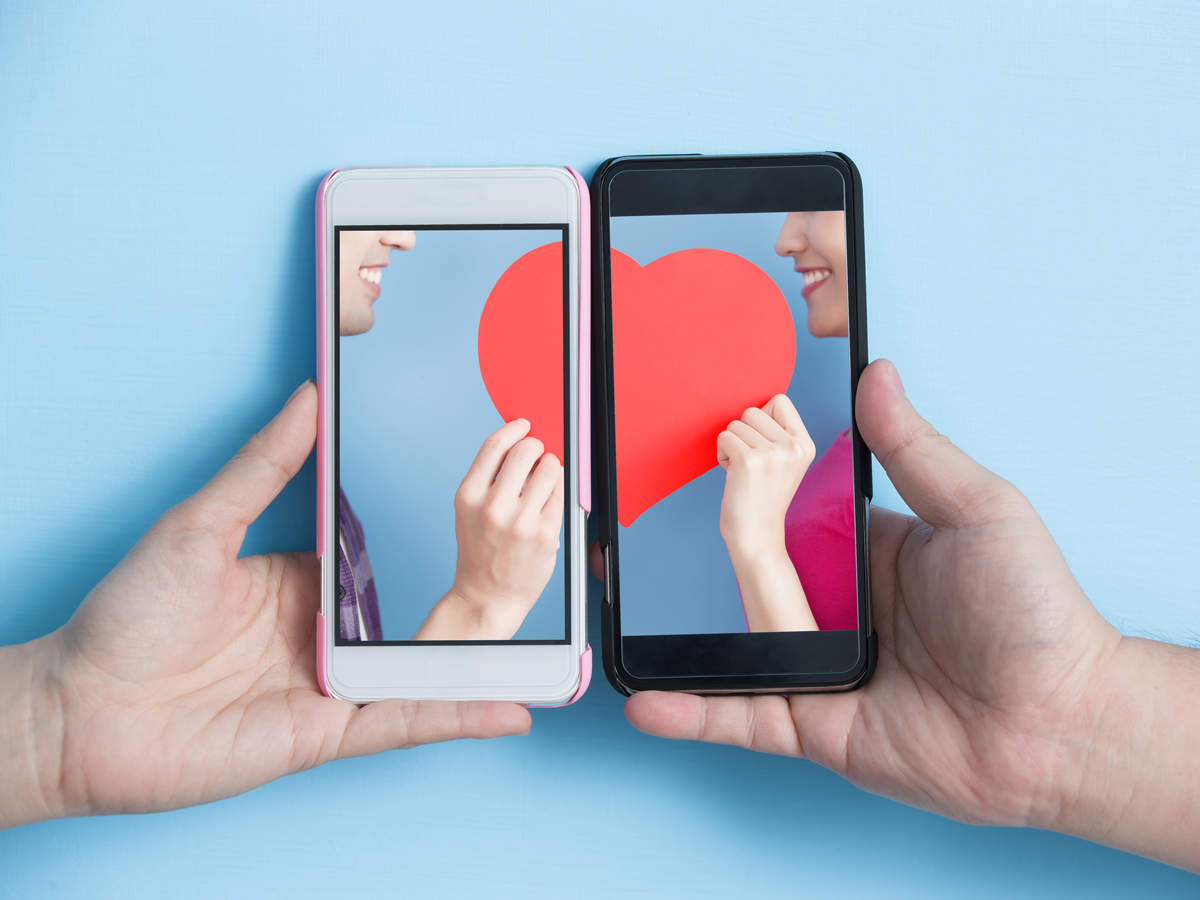 Survey: 40% of single Indians to opt for virtual dating in 2021 | The Times of India