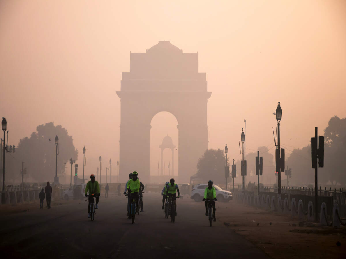 Severe cold hits Delhi as temperature dips to 1.8 degrees Celsius Severe cold hits Delhi as temperature dips to 1.8 degrees Celsius