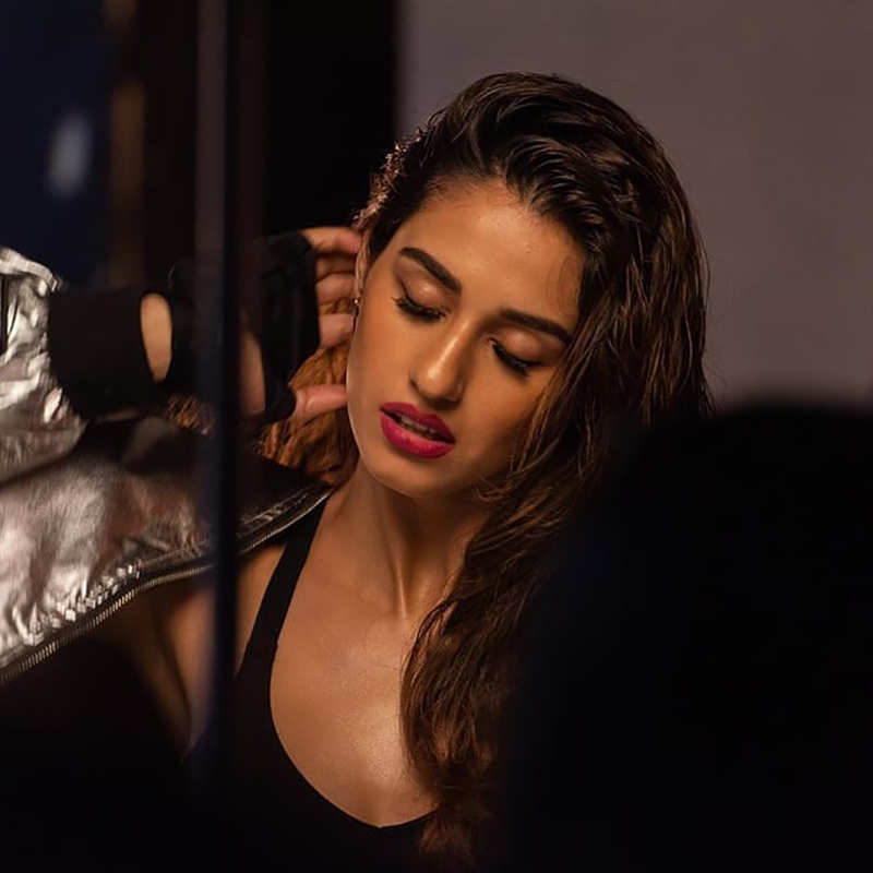 New pictures of Disha Patani in a short shimmery dress will make your hearts skip a beat