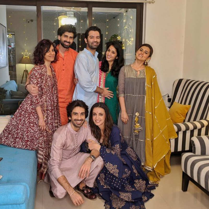 Sanaya Irani and Mohit Sehgal give us major couple goals with these lovely pictures