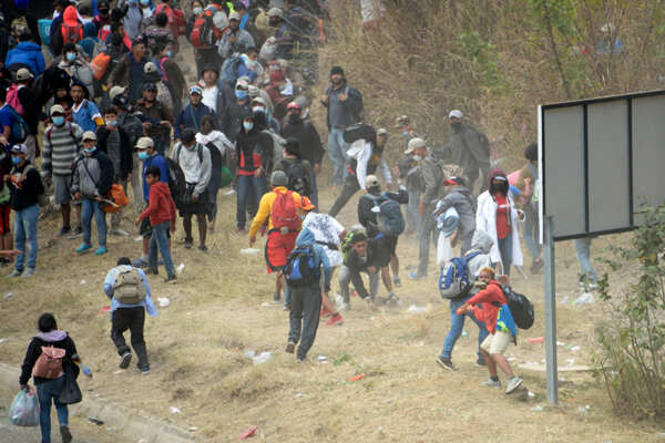 Guatemalan forces clash with US-bound migrant caravan