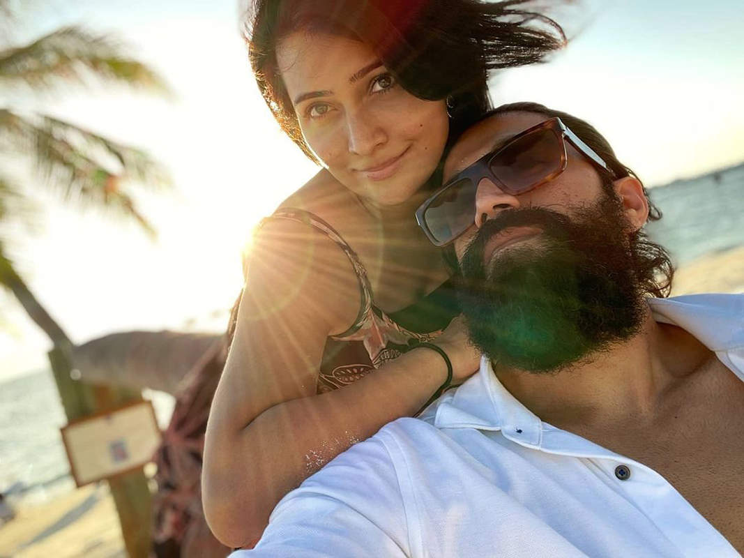 KGF star Yash is enjoying blue waters of Maldives with wife and kids