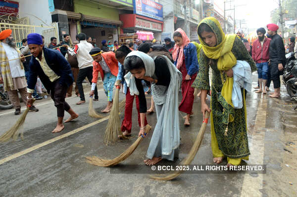 Guru Gobind Singh Jayanti being celebrated with fervour