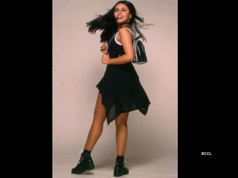 90s icons female costumes