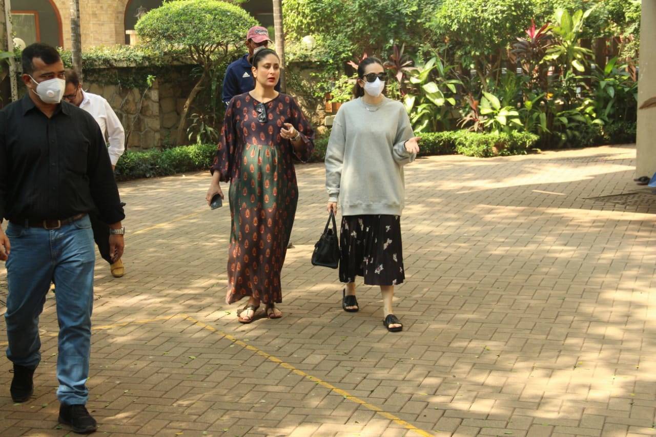 Photos: Kareena Kapoor Khan's pregnancy glow is unmissable as she steps out  with sister Karisma Kapoor – Times of India admin 35 mins ago Kareena  Kapoor Khan was snapped by the shutterbugs today as she stepped out for a  stroll with her sister ...