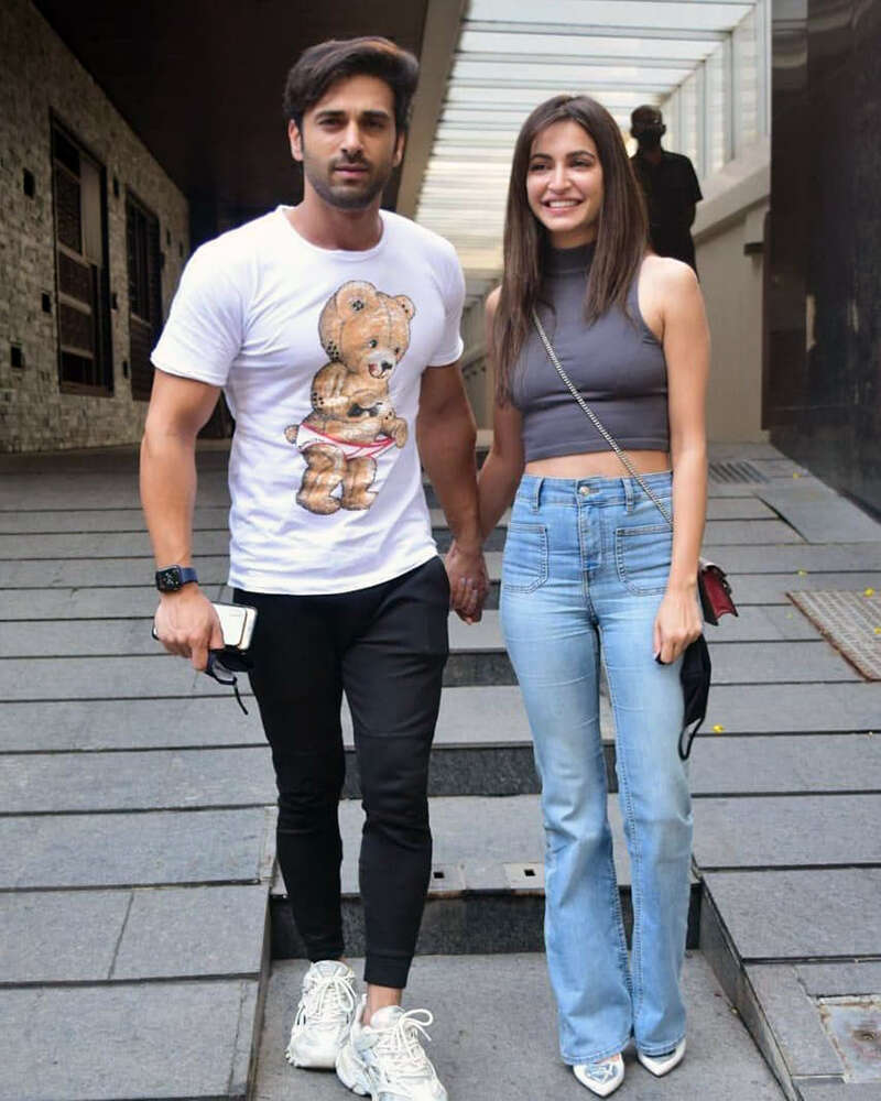 Romantic pictures from Pulkit Samrat and Kriti Kharbanda's lunch outing