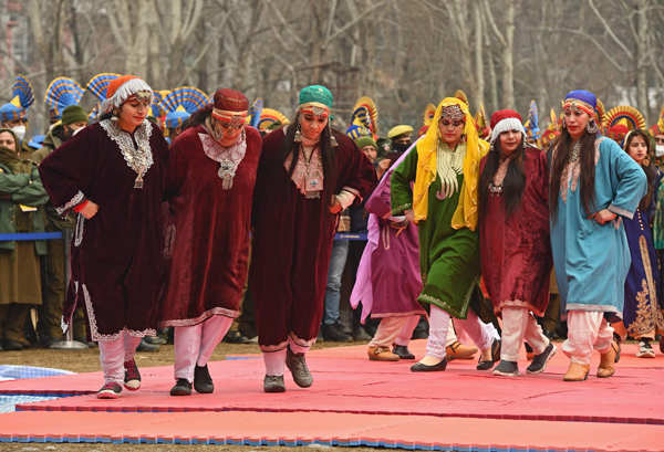 Spectacular pictures from Republic Day celebrations in Kashmir