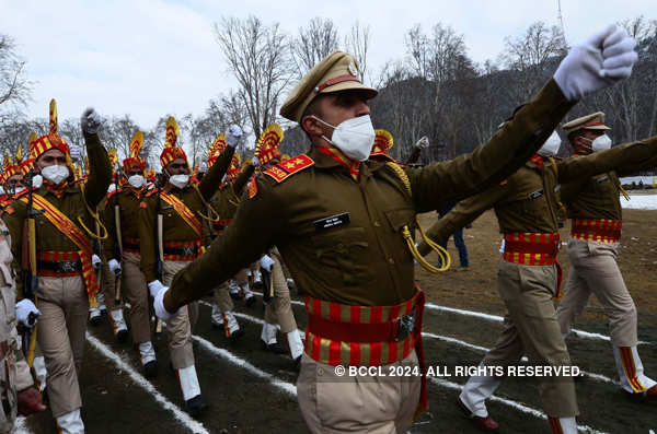 Spectacular pictures from Republic Day celebrations in Kashmir