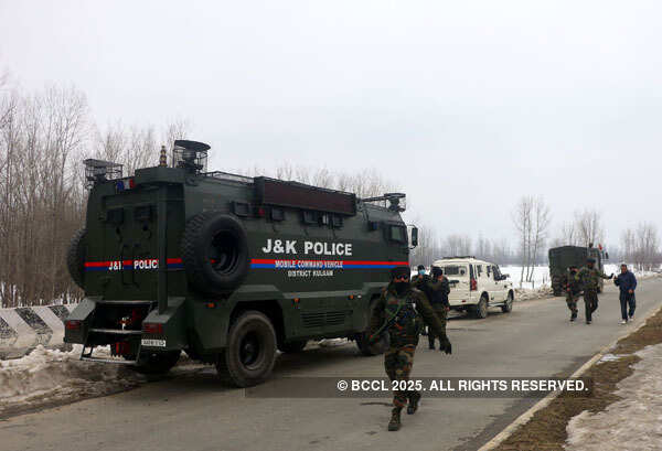 One soldier martyred, 3 injured in J&K terror attack