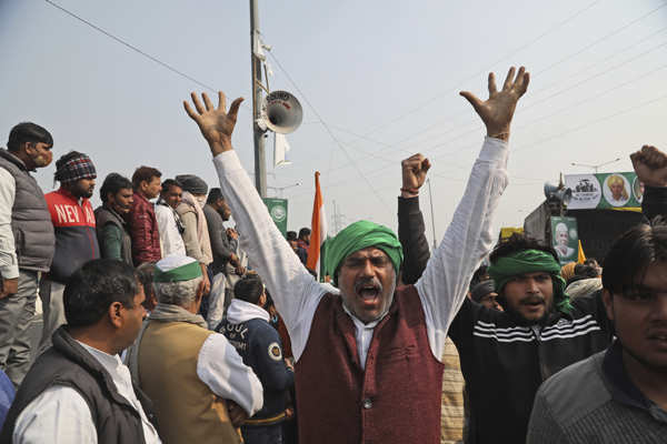 Farmers intensify protest at Ghazipur border