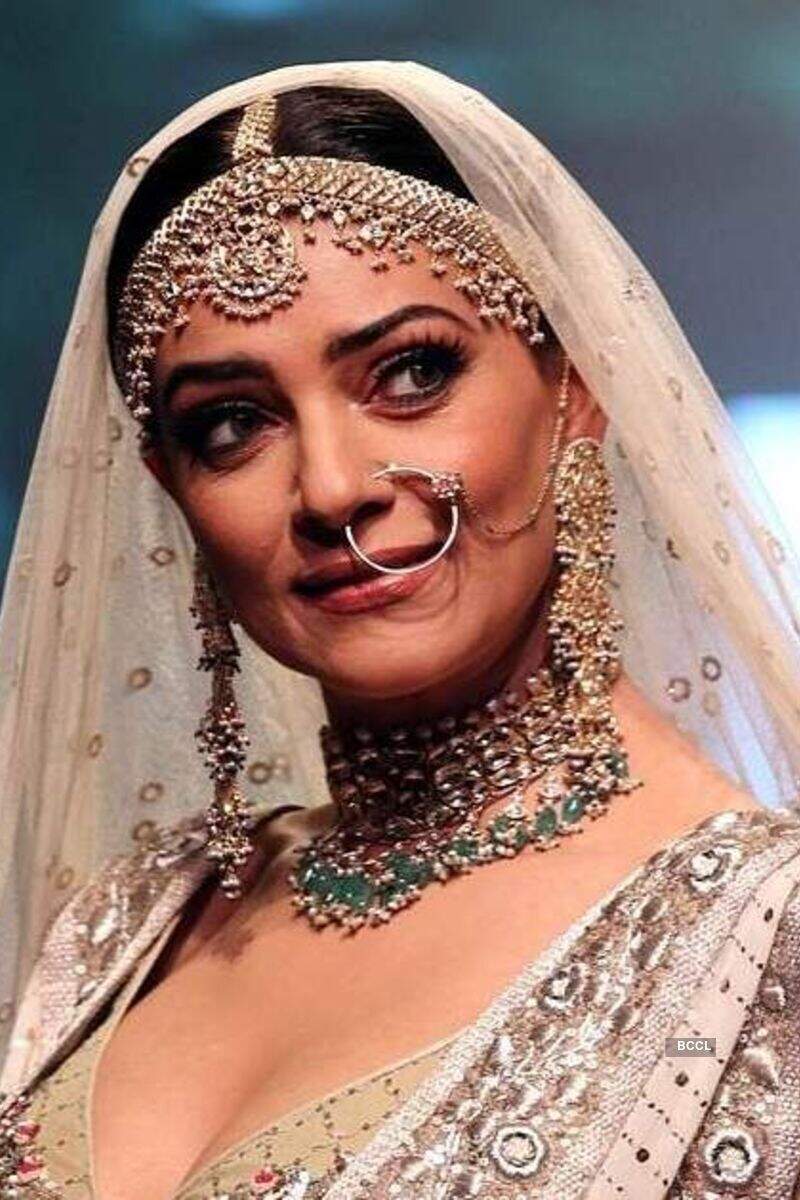 Top 15 beauty queens who turned actresses