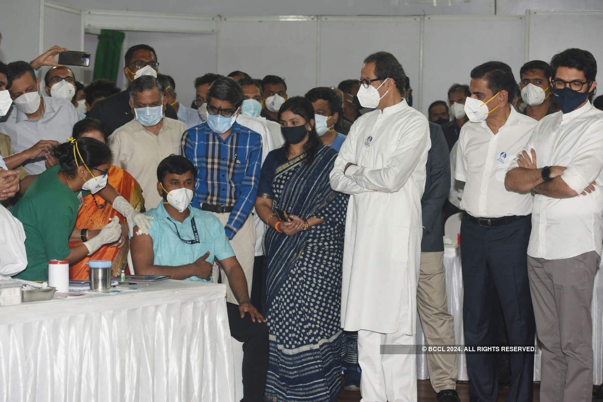 Chief Minister Uddhav Thackeray inaugurates state-wide vaccination drive