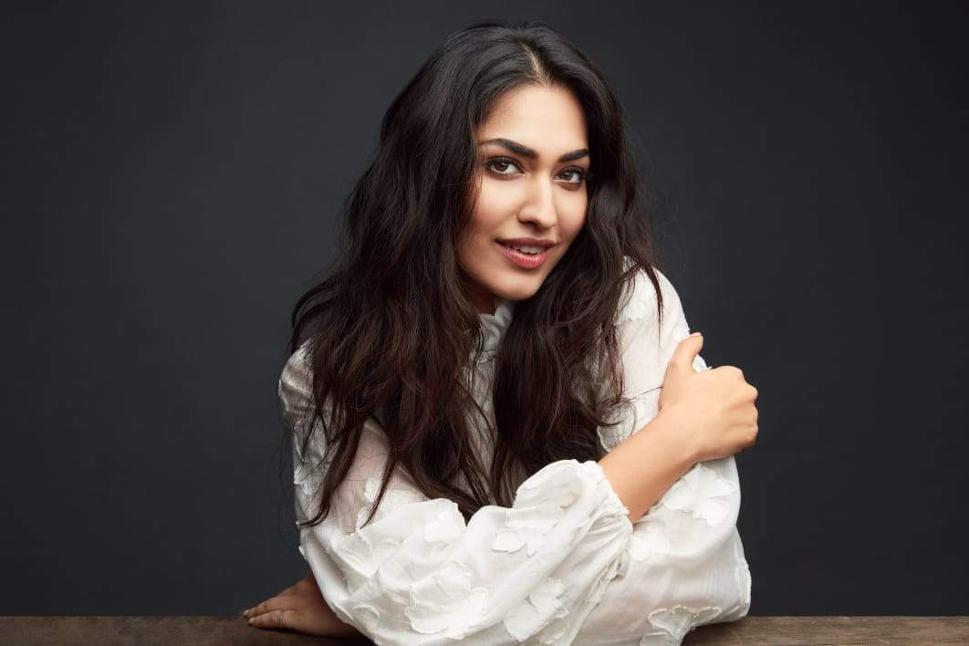 Jhataleka Malhotra garners praises for the trailer for her debut movie  'Tuesdays and Fridays' | Hindi Movie News - Times of India