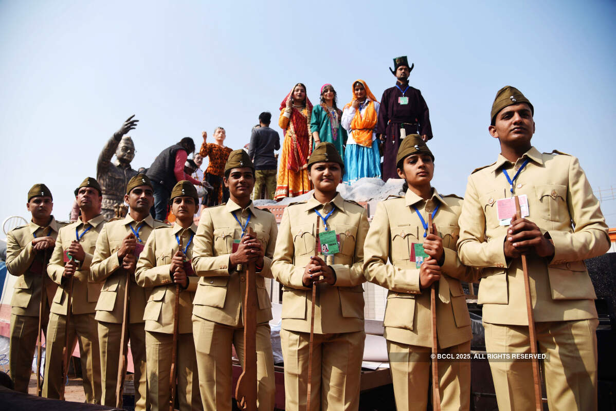 Around 200 artistes showcase tableau in Rashtriya Rangshala Camp