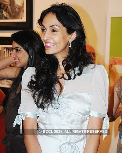 Nitanjali Art gallery's 10th anniv. bash
