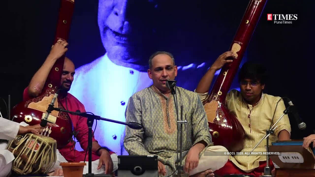 'dhan dhan bhag aaaj' by pandit anand bhate at abhivadan
