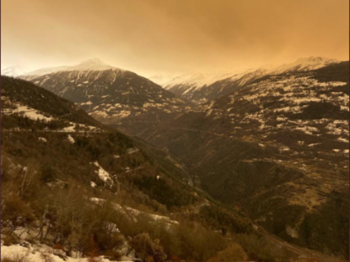 Dust from Sahara turns European landscape into Martian orange Dust from Sahara turns European landscape into Martian orange
