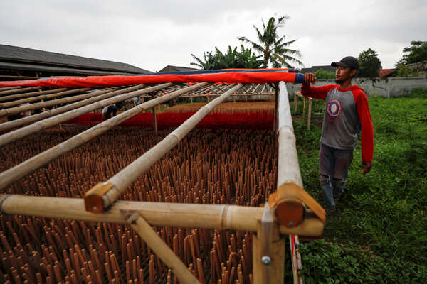 Preparations in full swing for Lunar New Year celebrations