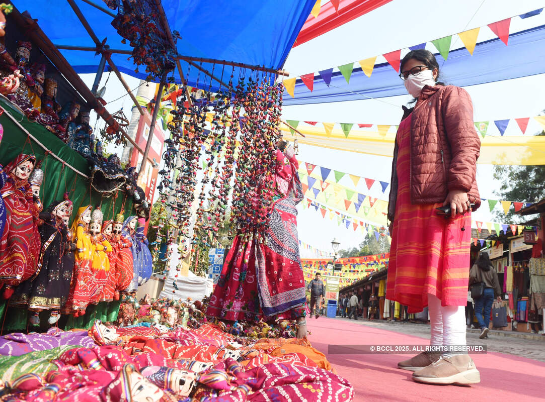 Delhiites attend Tribal fest at Dilli Haat