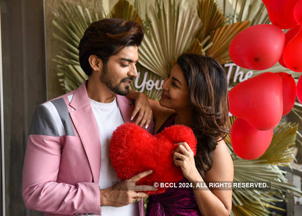 Gurmeet Choudhary and wife Debina's pictures of Valentine's Day celebrations go viral