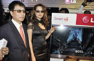 Kangana launches LG TV