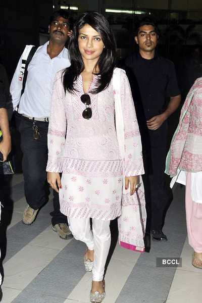 Priyanka returns from Ajmer Sharif