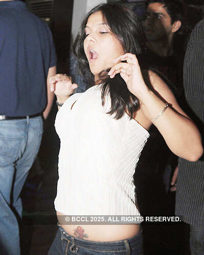 'Retro Nite' party @ Mojo