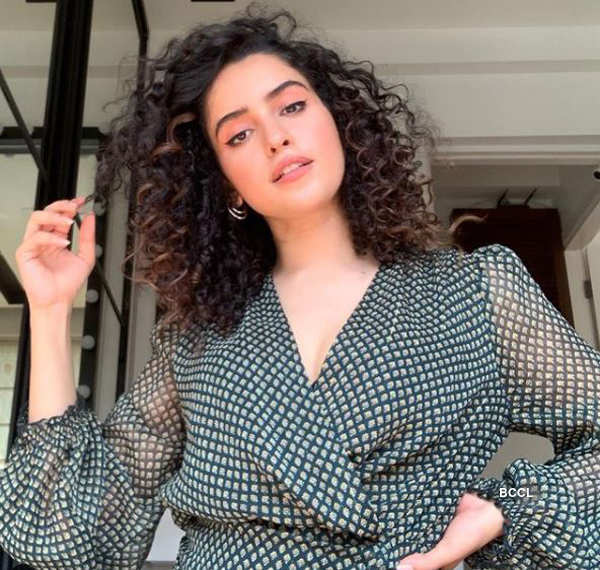 Sanya Malhotra ups the glam quotient with her bewitching pictures