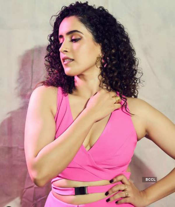 Sanya Malhotra ups the glam quotient with her bewitching pictures