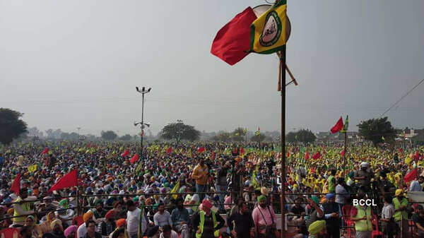 Farmers hold Maha Kisan rally against farm laws in Barnala