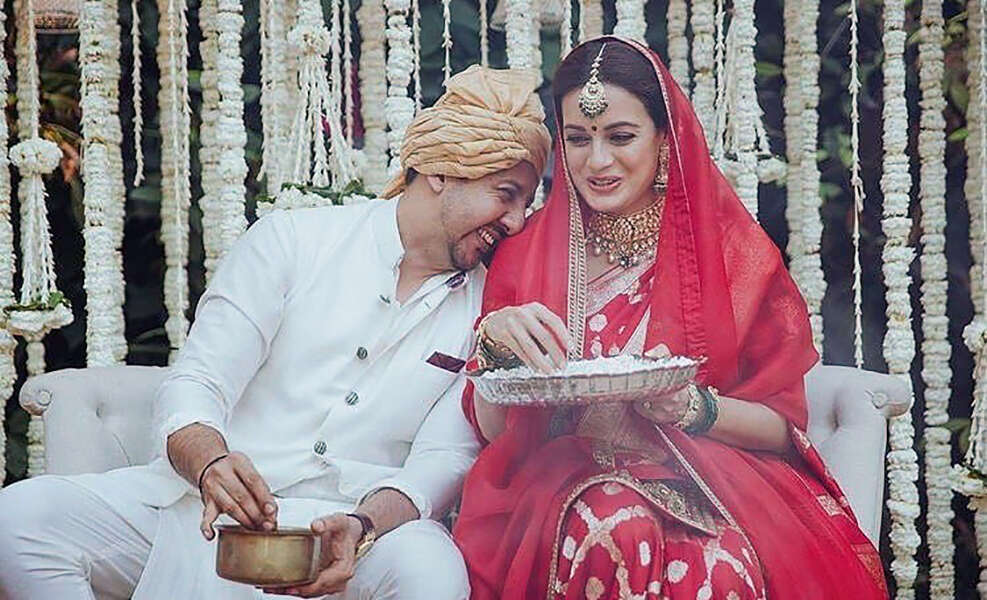 Unseen pictures from Dia Mirza's wedding and mehendi ceremony