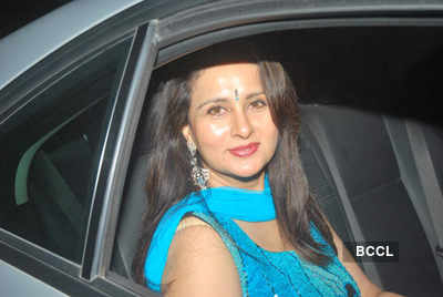 Stars at screening of 'Challo Dilli'