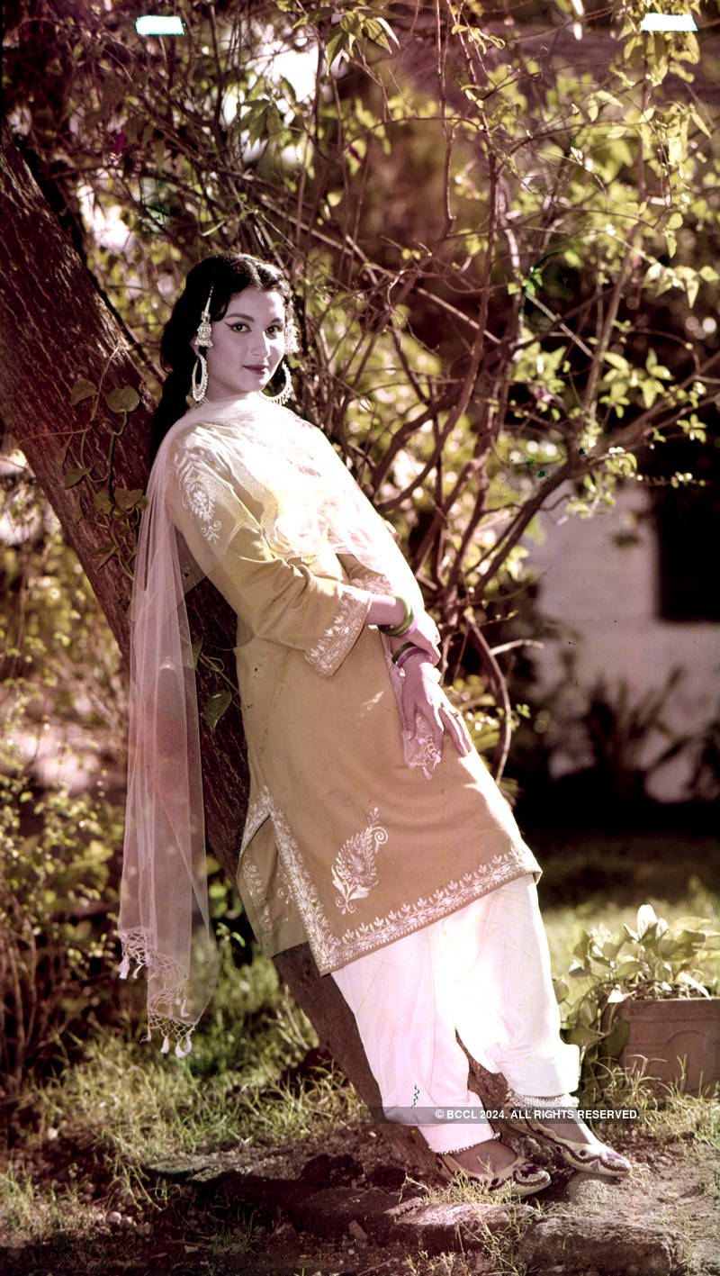 #GoldenFrames: Pictorial Biography of Sharmila Tagore, the Bengal beauty
