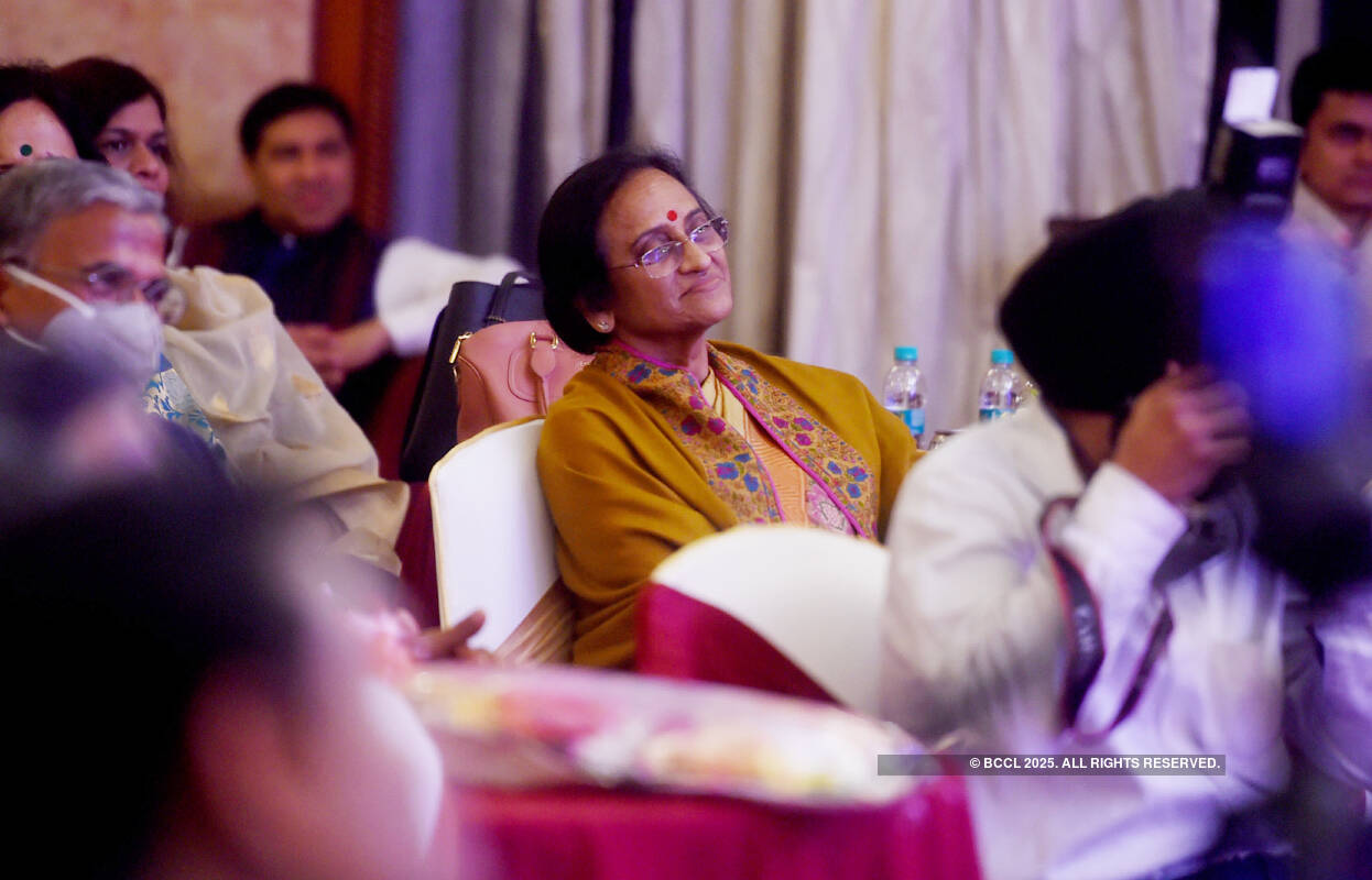 Discussions on literature, poetry and culture at Kumar Vishwas' birthday party