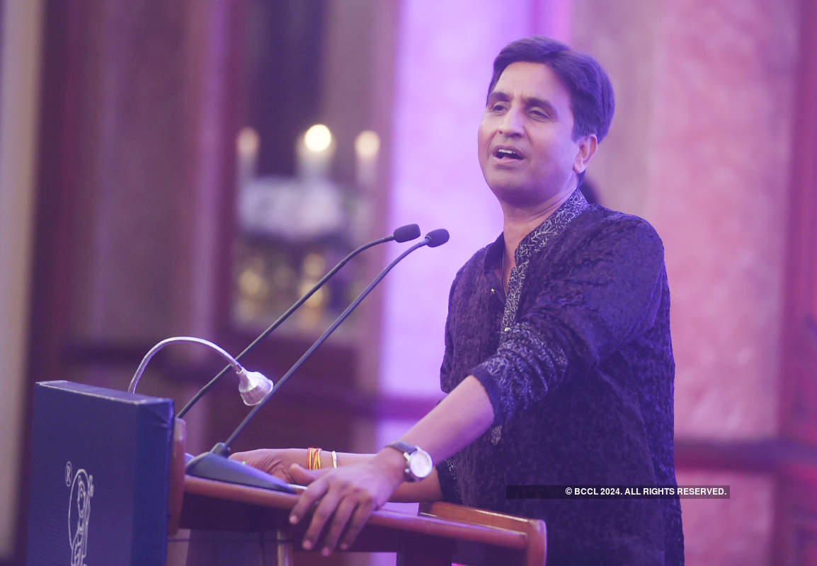 Discussions on literature, poetry and culture at Kumar Vishwas' birthday party