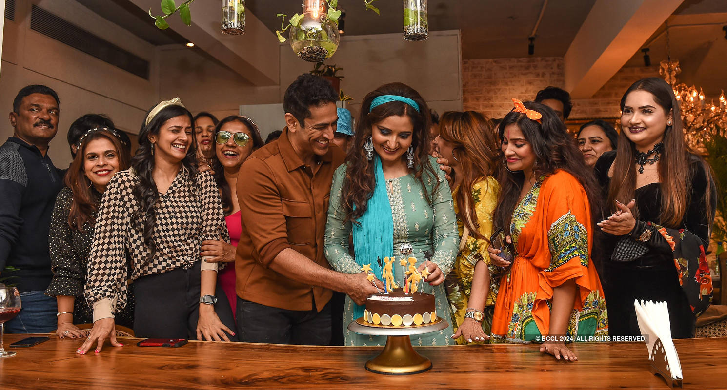 Tarun Khanna celebrates birthday with family and close friends