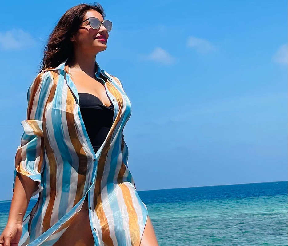 Bipasha Basu and Karan Singh Grover's Maldives vacation pictures will make you crave for a break!