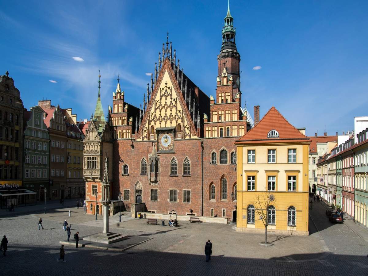 Poland Will Now Allow Vaccinated Tourists To Not Undergo Quarantine Times Of India Travel