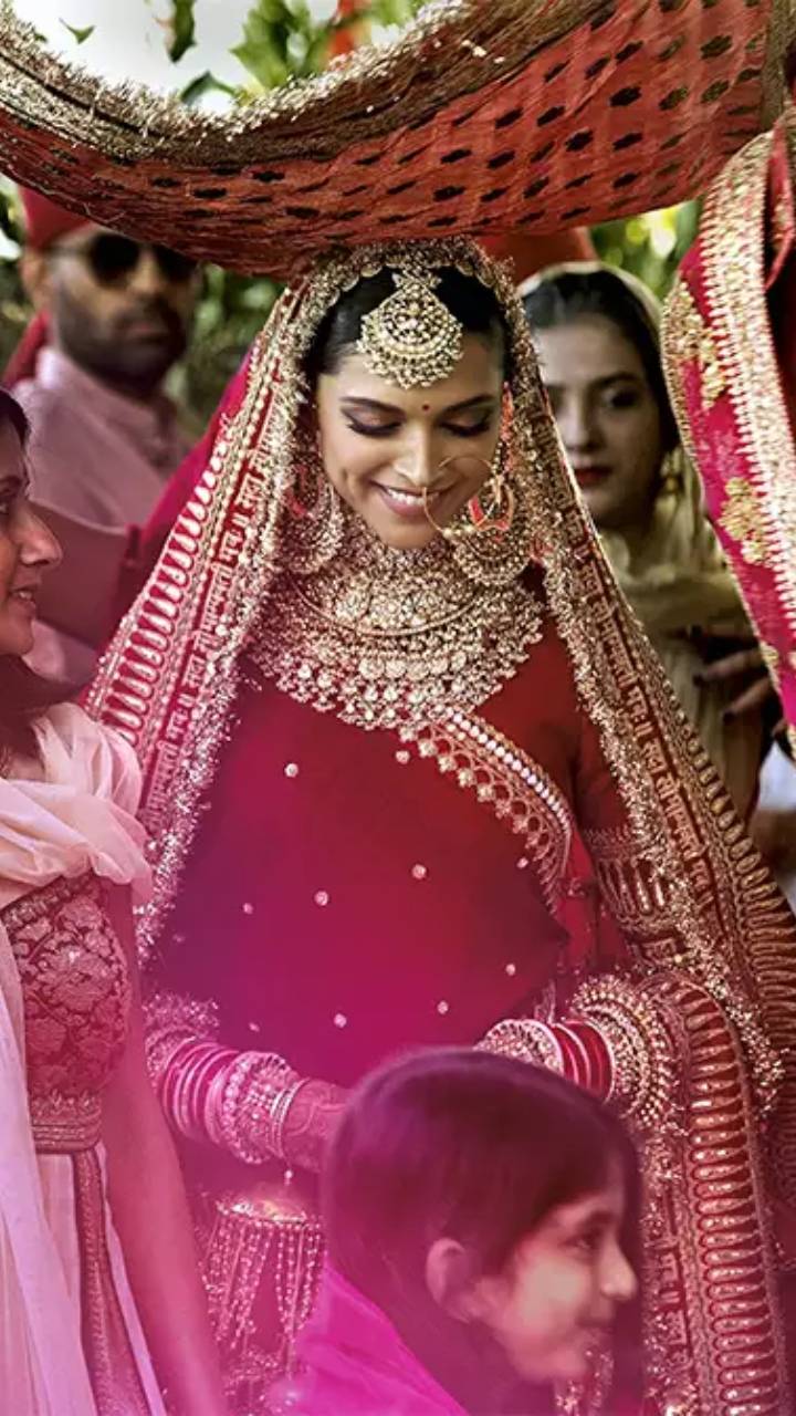 Babita Phogat picked the same bridal Sabyasachi lehenga as Priyanka Chopra  for her wedding | Vogue India