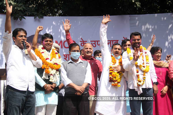 AAP celebrates victory in Delhi MCD bypolls