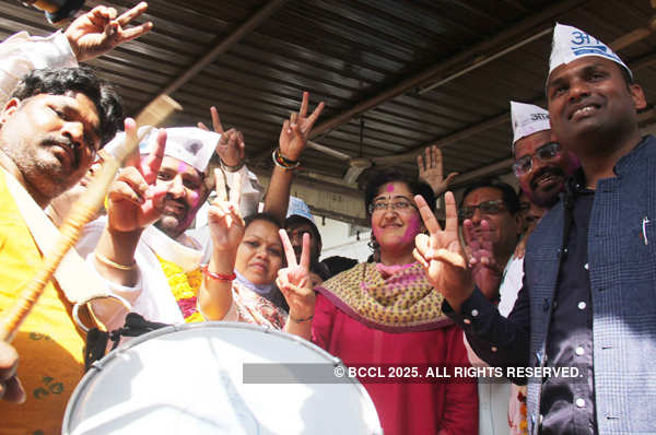 AAP celebrates victory in Delhi MCD bypolls