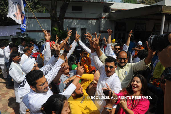 AAP celebrates victory in Delhi MCD bypolls